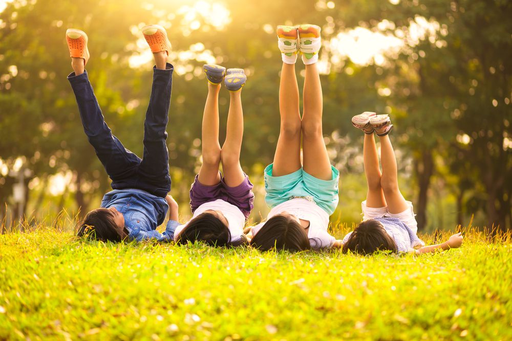 Fun Outdoor Games to Play with Friends Similar to Jetlag